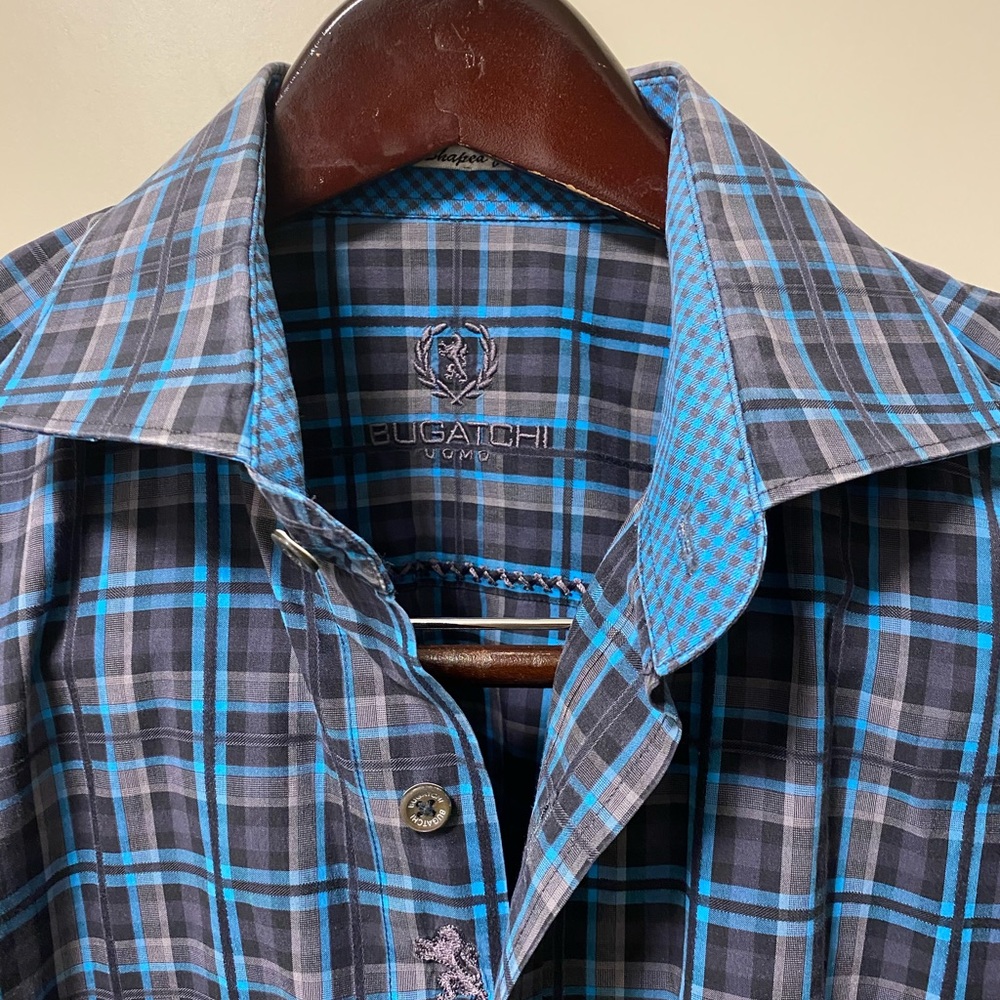 Bugatchi Button Up - Size M - Picture 2 of 3